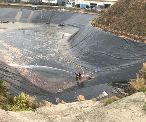 遂平废水池清理